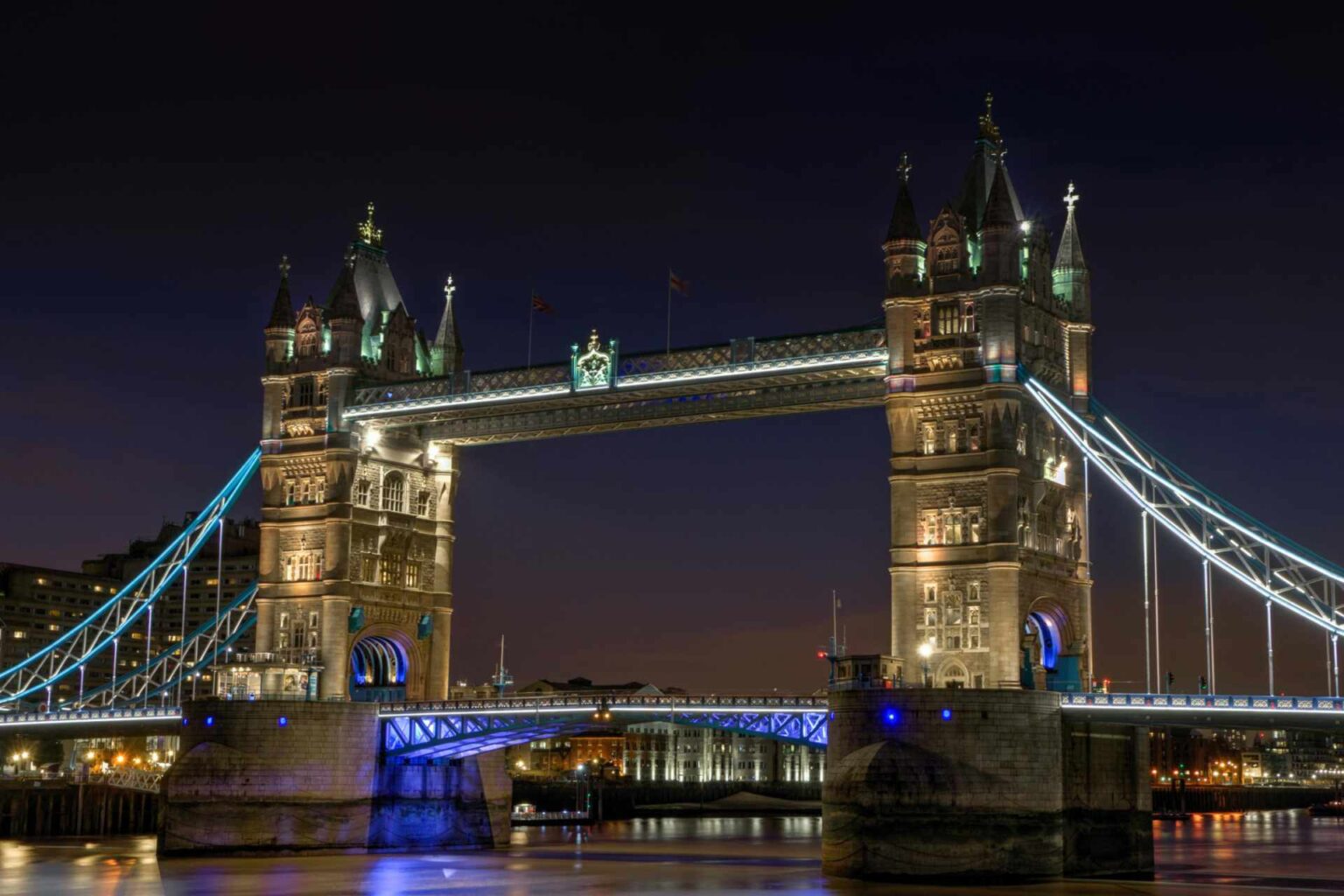 tower-bridge-visitstay